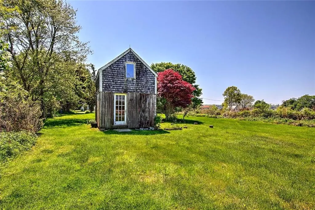 408 Hix Bridge Road Westport MA 02790