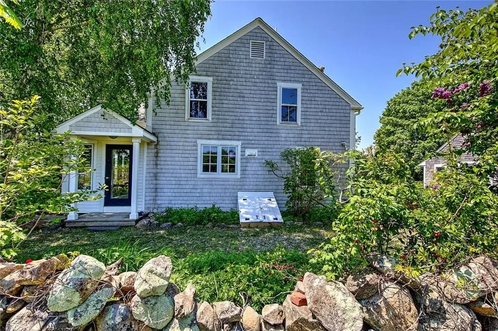 408 Hix Bridge Road Westport MA 02790