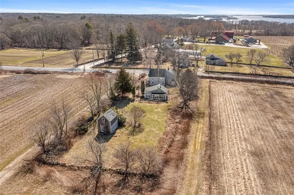 408 Hix Bridge Road Westport MA 02790