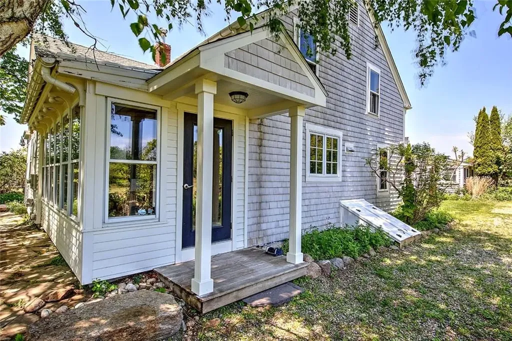 408 Hix Bridge Road Westport MA 02790