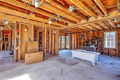 408 Hix Bridge Road Westport MA 02790