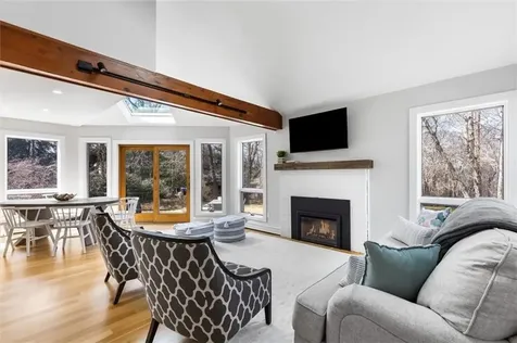 14 South Trail Narragansett RI 02882