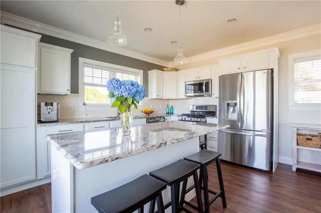 292 High Hill Road Tiverton RI 02842