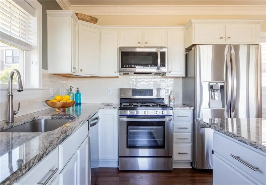 292 High Hill Road Tiverton RI 02842