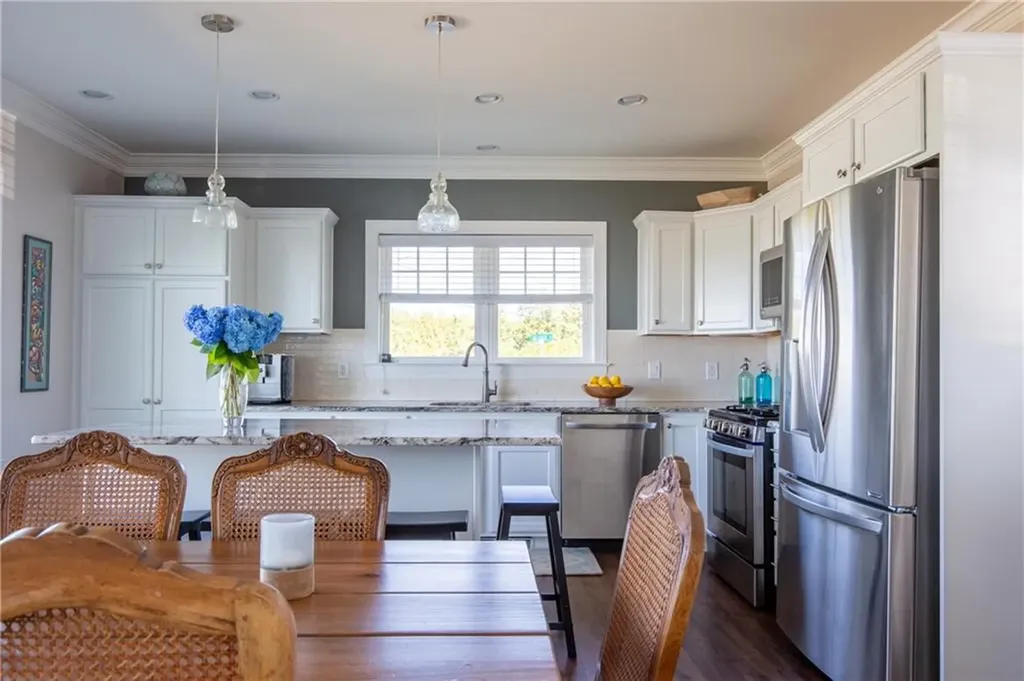 292 High Hill Road Tiverton RI 02842
