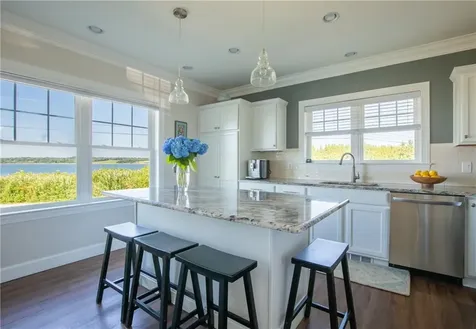 292 High Hill Road Tiverton RI 02842