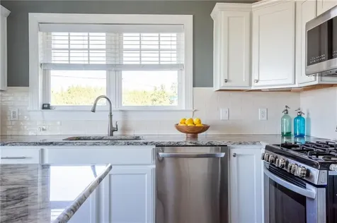 292 High Hill Road Tiverton RI 02842