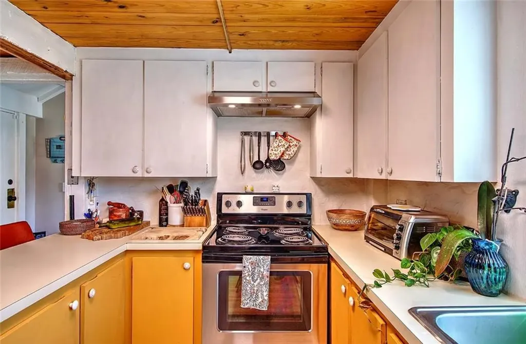 121 Jenckes Hill Road Lincoln RI 02865