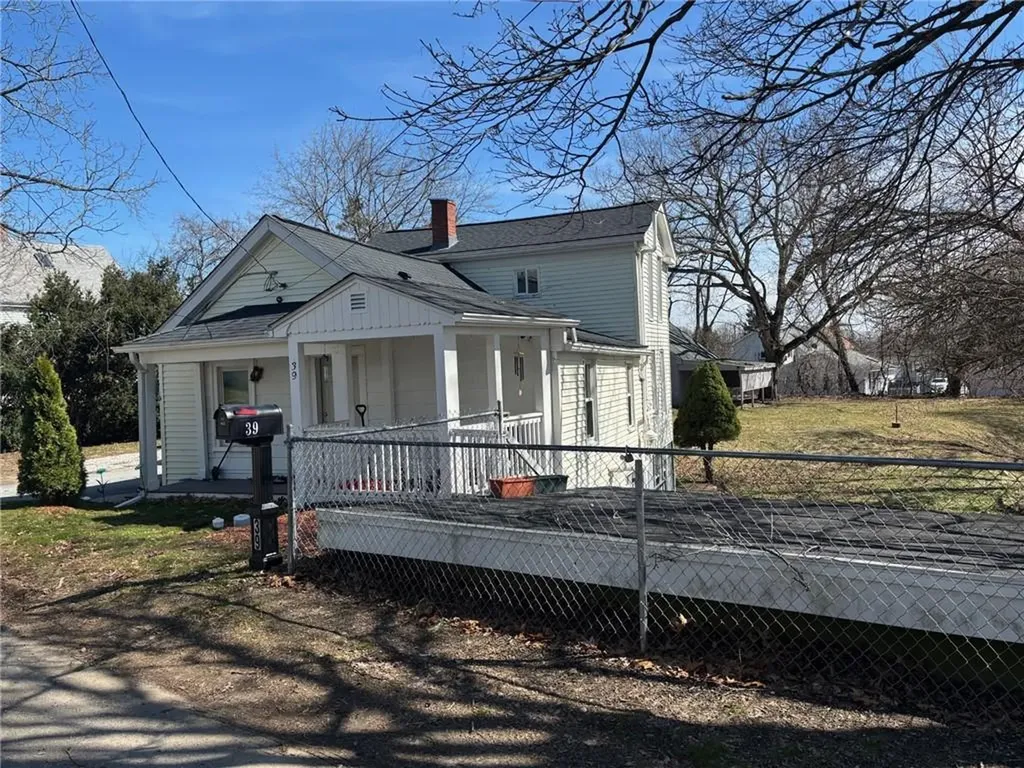 39 Kiley Street North Providence RI 02911