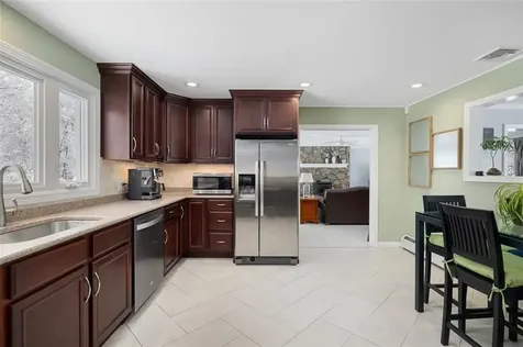 117 Moccasin Trail Cranston RI 02921