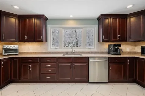 117 Moccasin Trail Cranston RI 02921