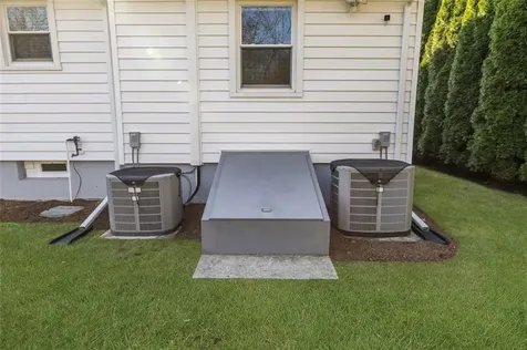 117 Moccasin Trail Cranston RI 02921