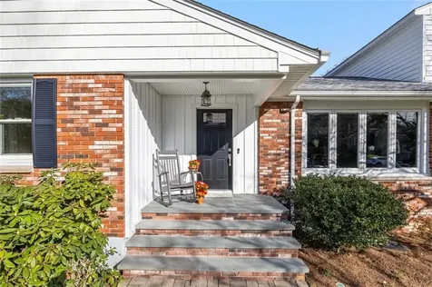 117 Moccasin Trail Cranston RI 02921