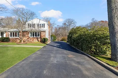 117 Moccasin Trail Cranston RI 02921