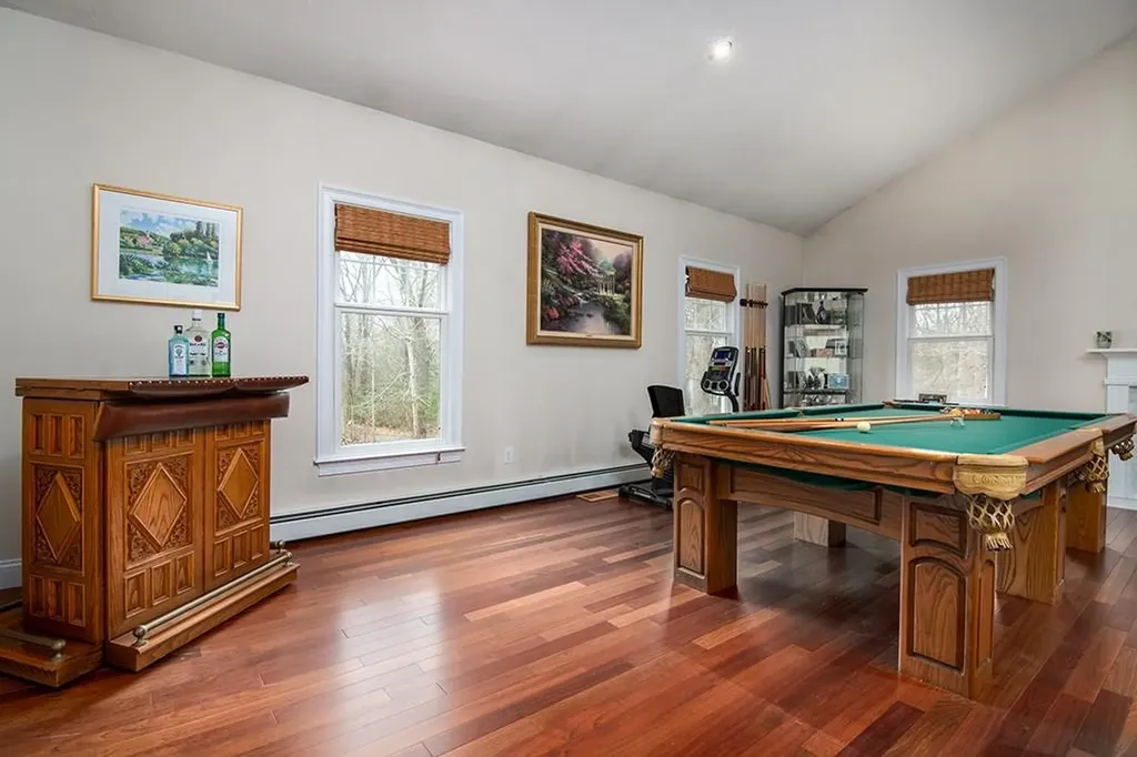 5 Hazelton Lane South Kingstown RI 02892