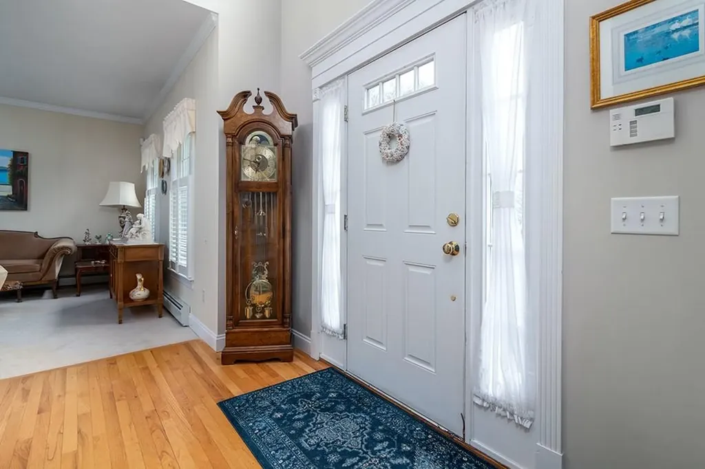 5 Hazelton Lane South Kingstown RI 02892