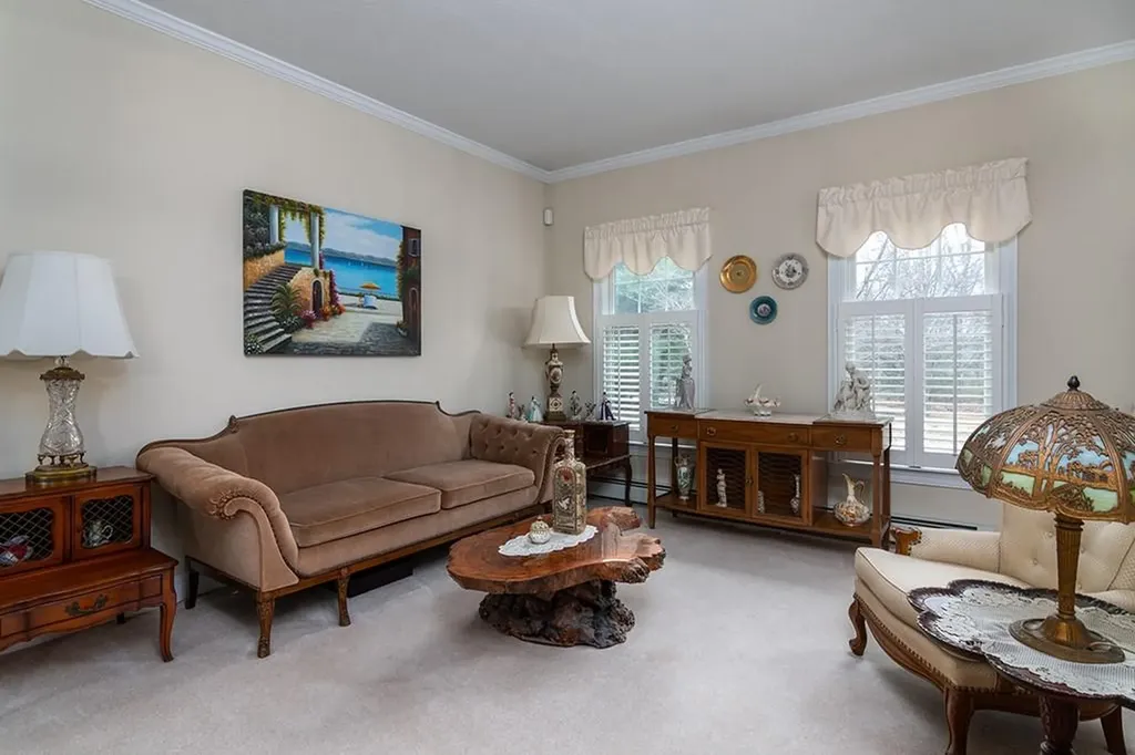 5 Hazelton Lane South Kingstown RI 02892
