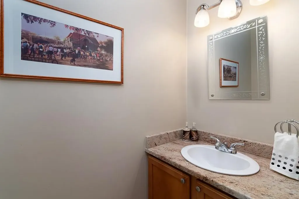5 Hazelton Lane South Kingstown RI 02892