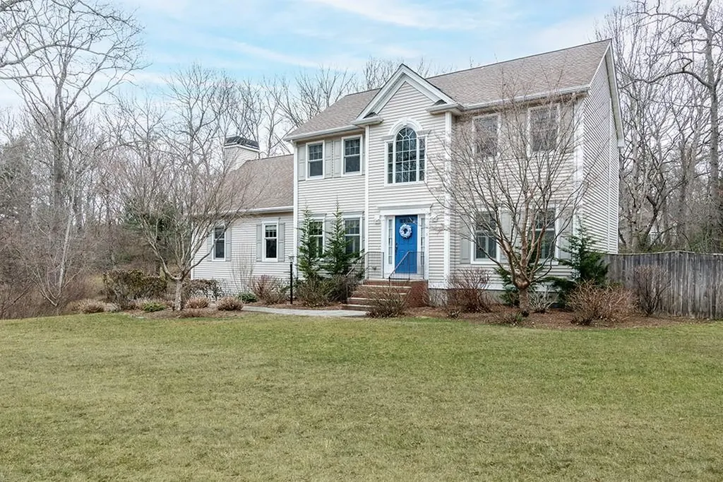 5 Hazelton Lane South Kingstown RI 02892