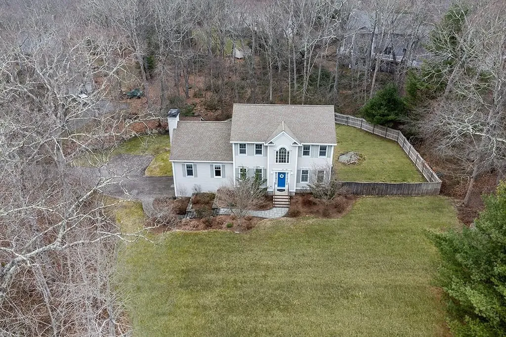 5 Hazelton Lane South Kingstown RI 02892