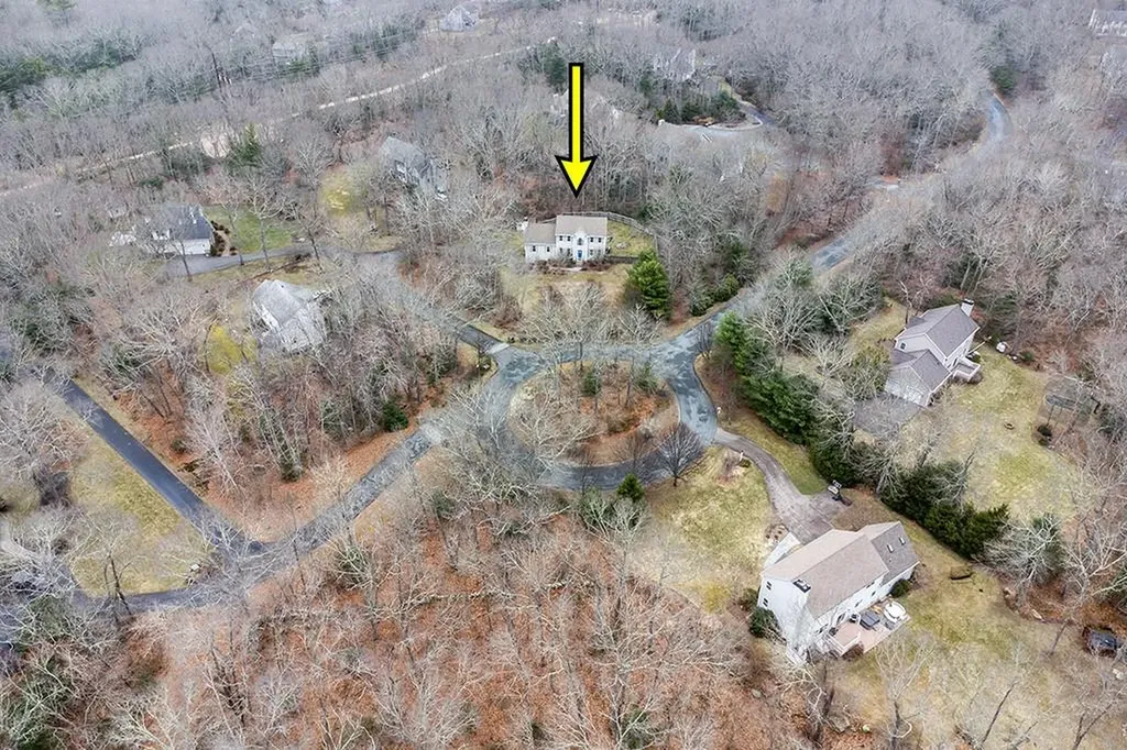 5 Hazelton Lane South Kingstown RI 02892
