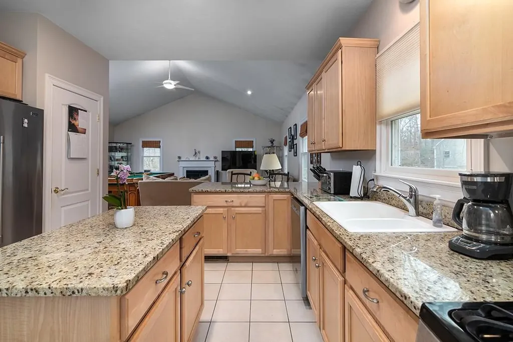 5 Hazelton Lane South Kingstown RI 02892
