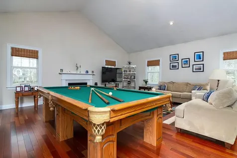 5 Hazelton Lane South Kingstown RI 02892