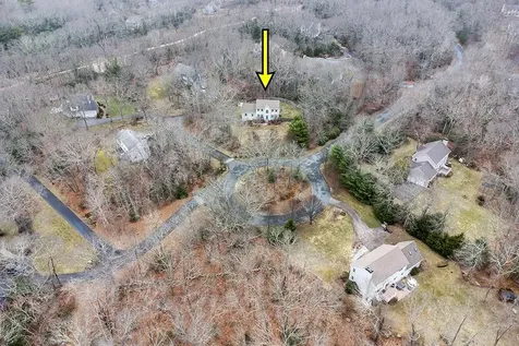 5 Hazelton Lane South Kingstown RI 02892