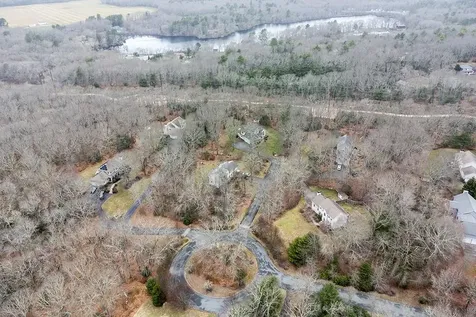 5 Hazelton Lane South Kingstown RI 02892