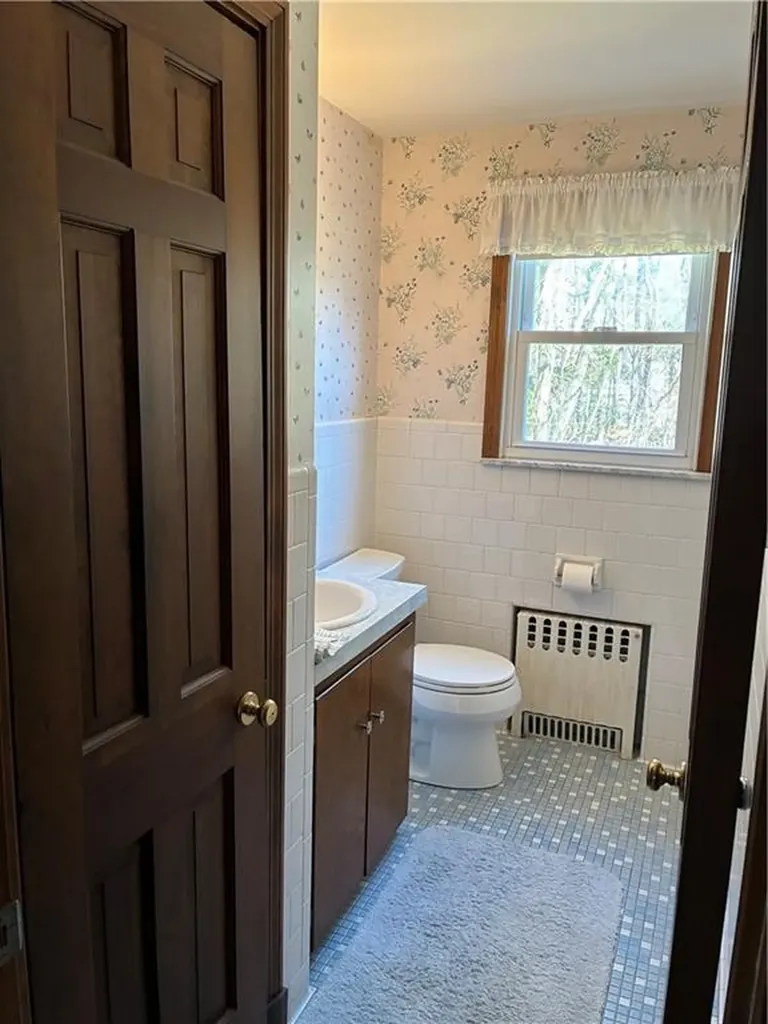 2 Woodcrest Drive Cumberland RI 02864