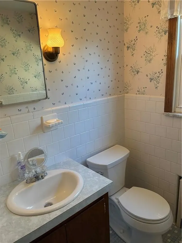 2 Woodcrest Drive Cumberland RI 02864