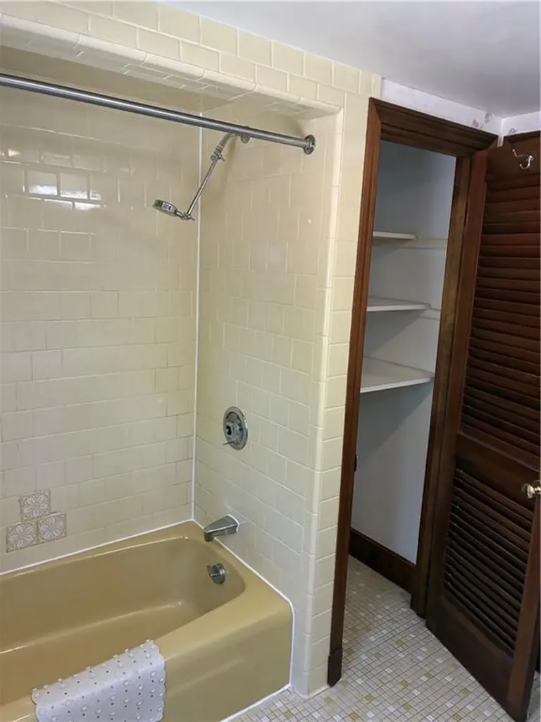 2 Woodcrest Drive Cumberland RI 02864