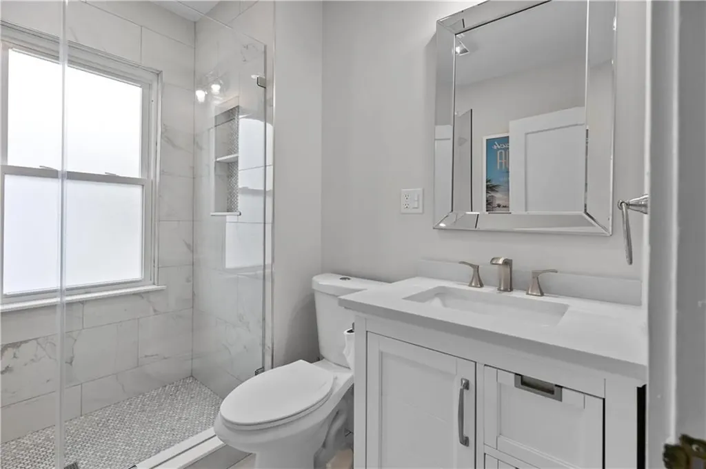 68 1/2 Roseneath Avenue Newport RI 02840