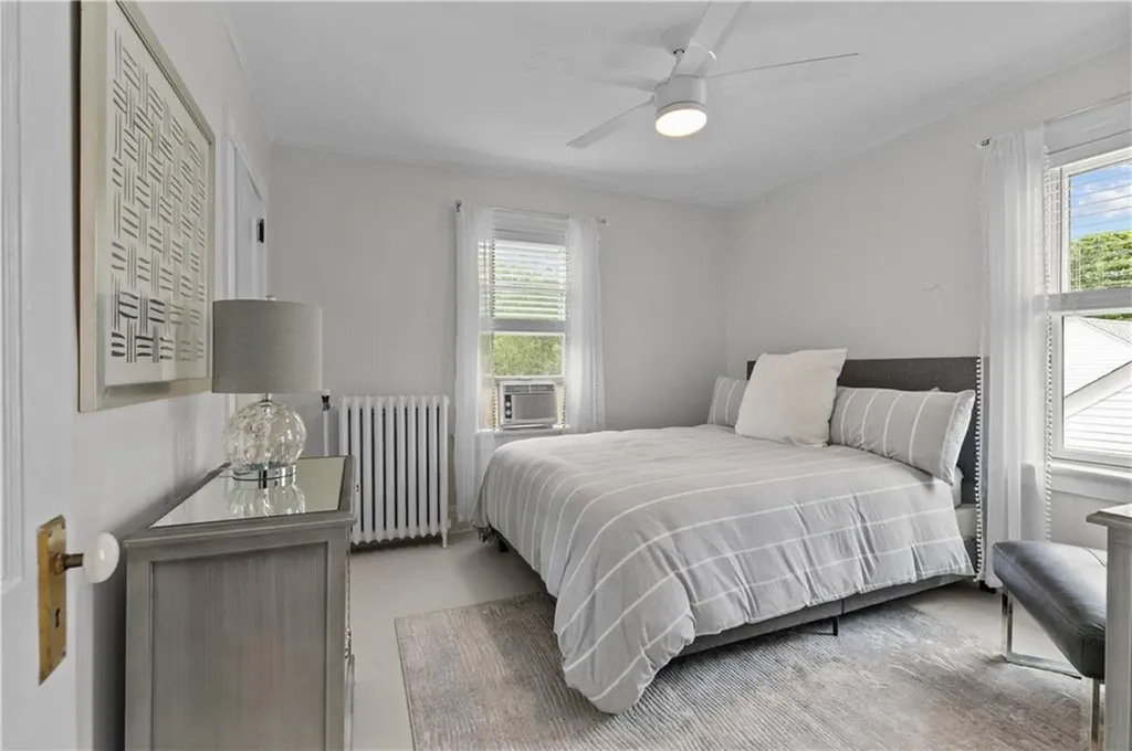68 1/2 Roseneath Avenue Newport RI 02840