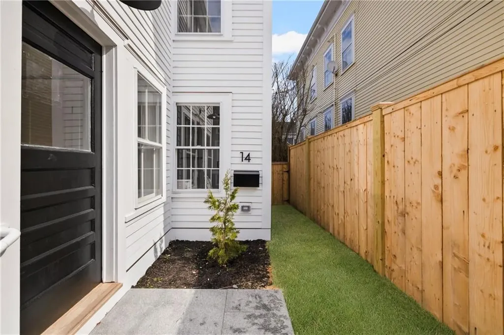 14 Sherman Street Newport RI 02840