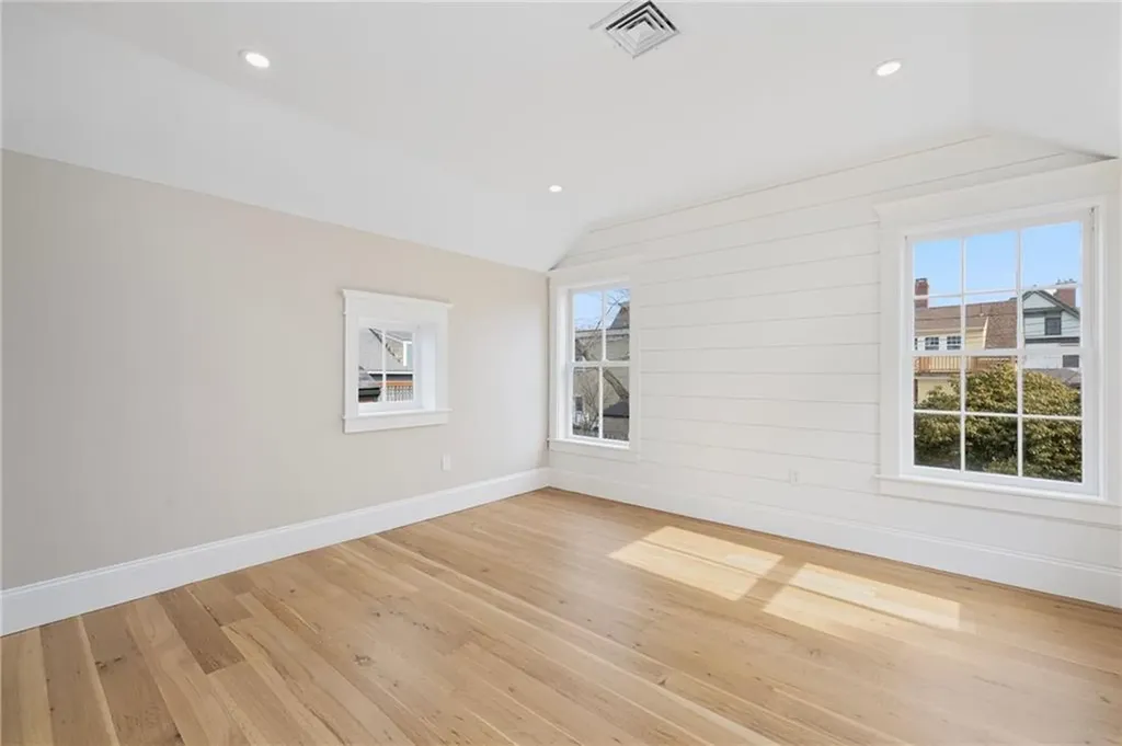 14 Sherman Street Newport RI 02840