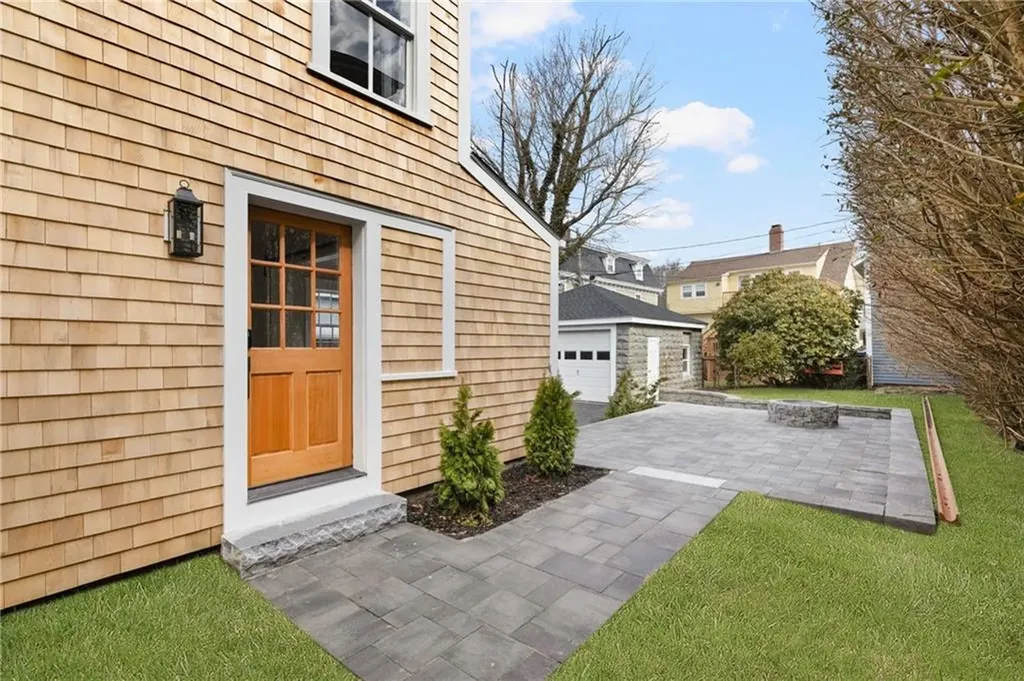 14 Sherman Street Newport RI 02840
