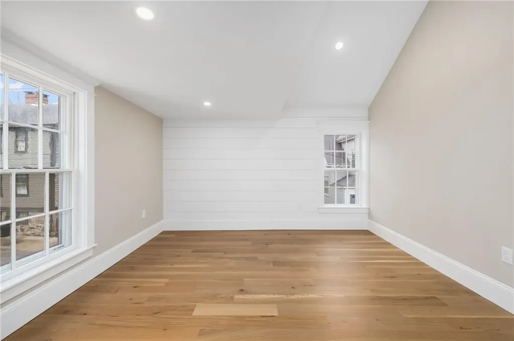 14 Sherman Street Newport RI 02840