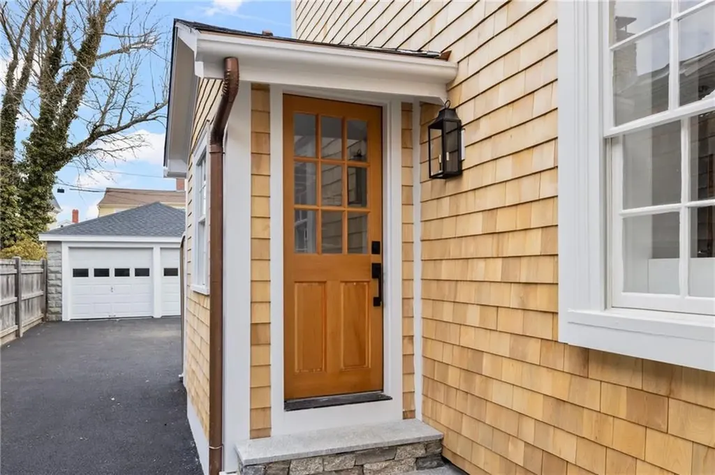 14 Sherman Street Newport RI 02840