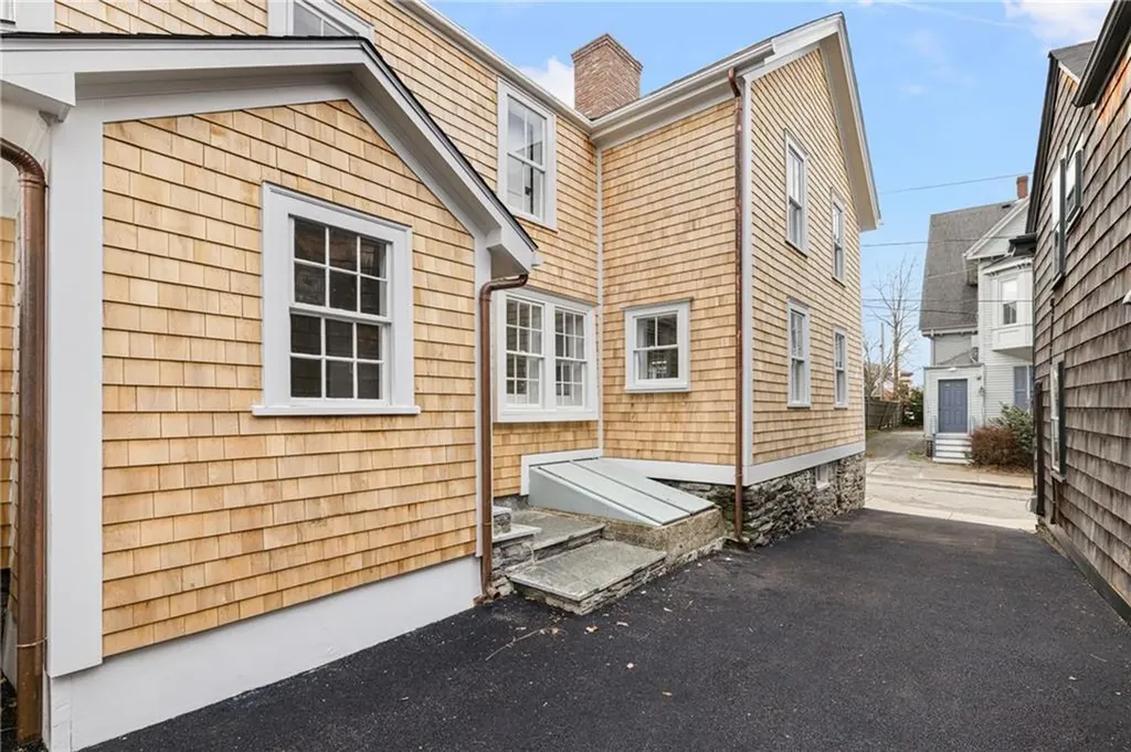 14 Sherman Street Newport RI 02840