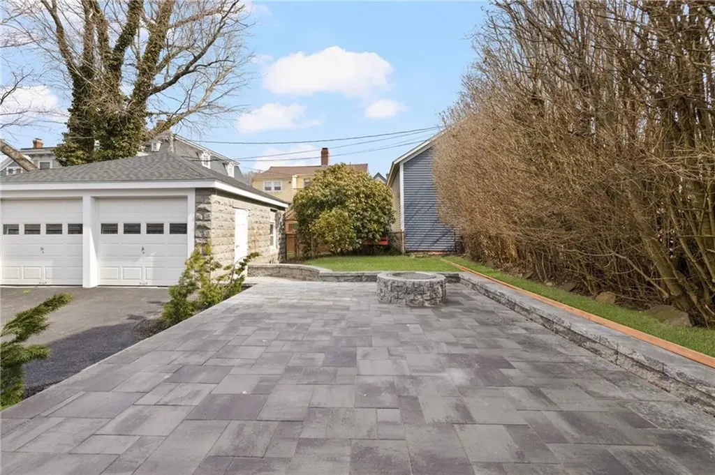 14 Sherman Street Newport RI 02840