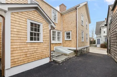 14 Sherman Street Newport RI 02840