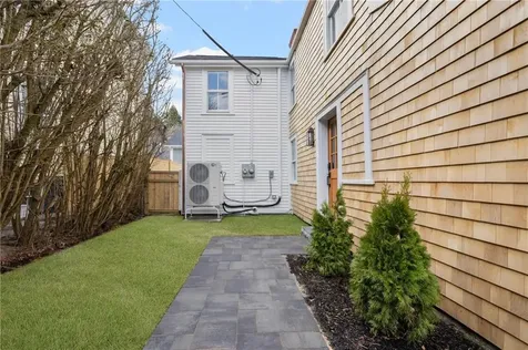 14 Sherman Street Newport RI 02840