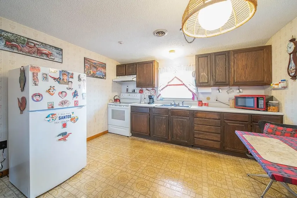2919 Pawtucket Avenue East Providence RI 02915
