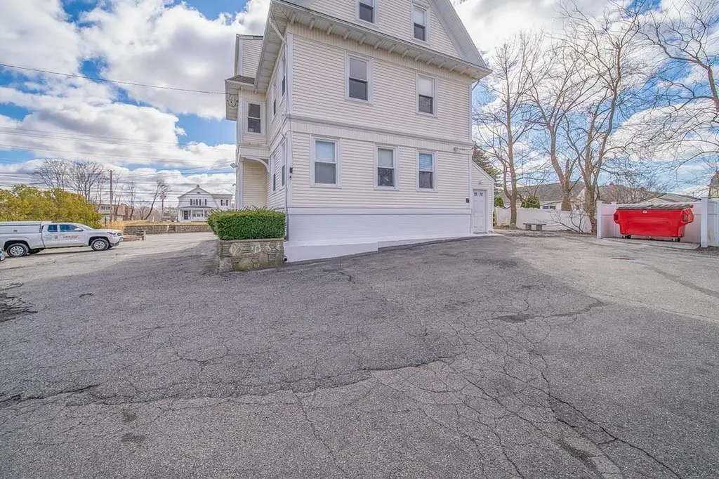 2919 Pawtucket Avenue East Providence RI 02915