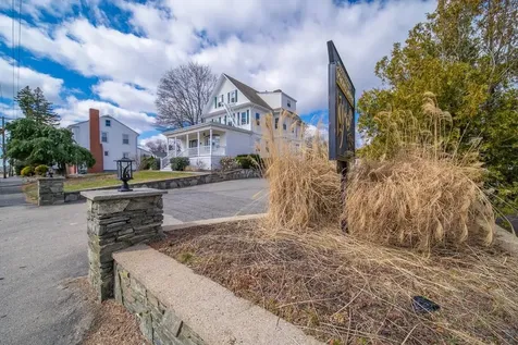 2919 Pawtucket Avenue East Providence RI 02915