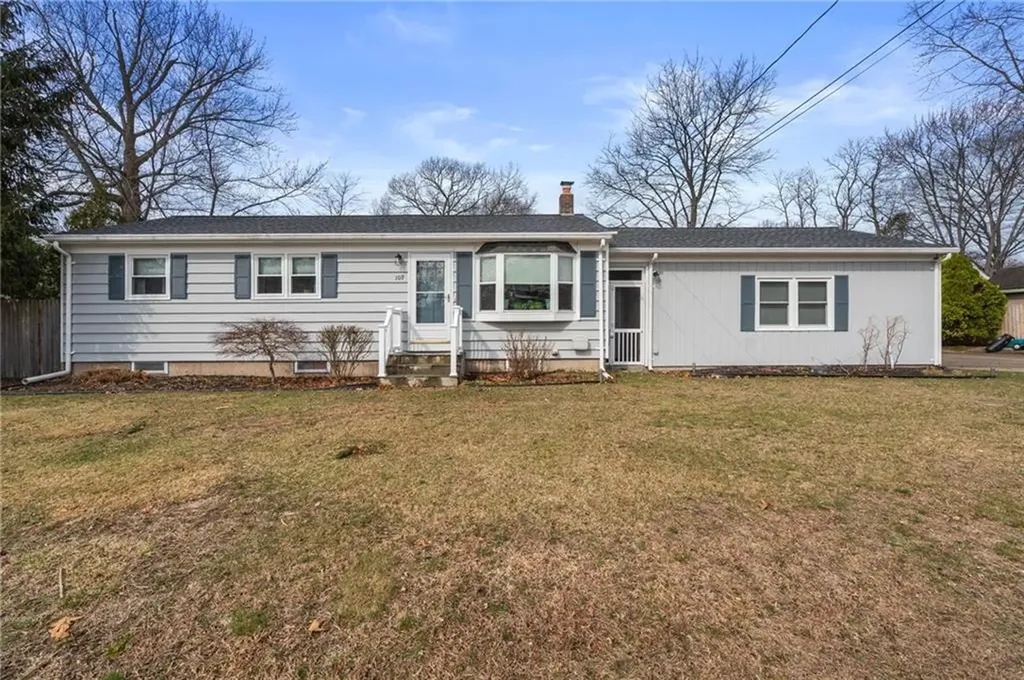 109 Hawksley Avenue Warwick RI 02889
