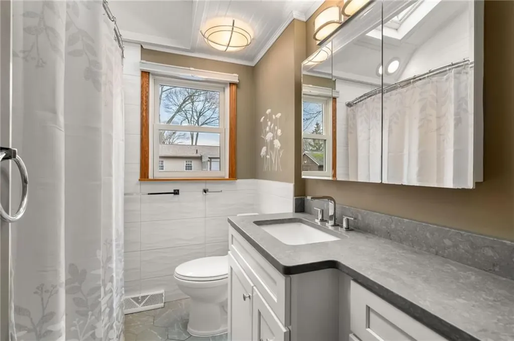 109 Hawksley Avenue Warwick RI 02889