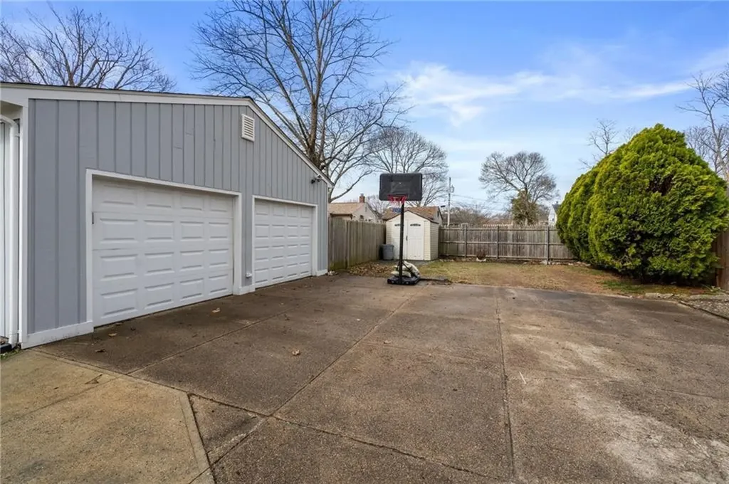 109 Hawksley Avenue Warwick RI 02889