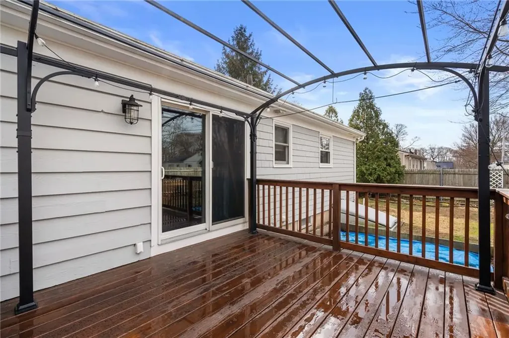109 Hawksley Avenue Warwick RI 02889